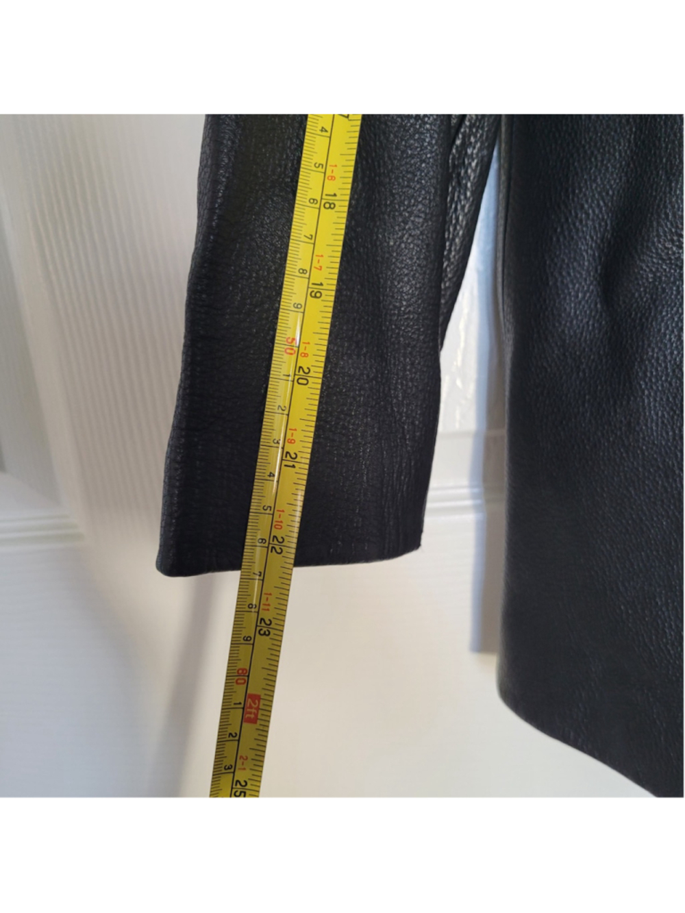 Wilson's leather black jacket Thinsulate Liner - Men’s Medium 4 buttons - Picture 8 of 11